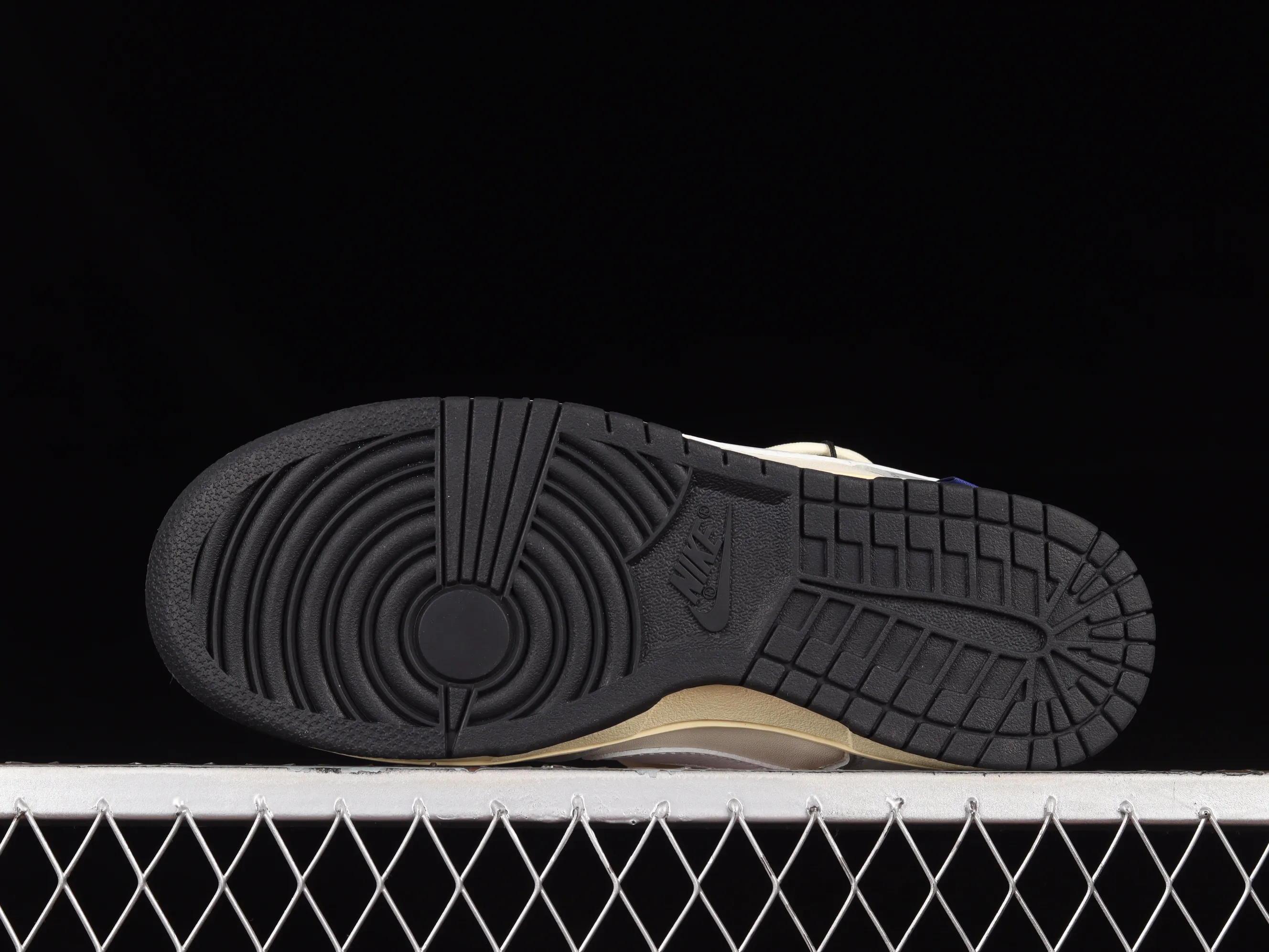 All Categories Nk SB Dunk Series Nk SB Dunk Low Low-top sneakers Nk Dunk Low Astronaut Gray and white industrial style distressed deconstructed straps dip-dyed casual sneakers DJ6188-002